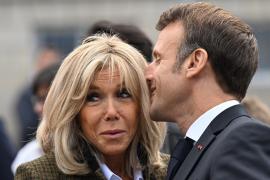 Pentru prima dată, Macron dezvăluie reacția părinților când le-a spus că are o relație cu Brigitte, profesoara cu 25 de ani mai mare