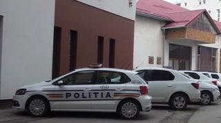 Deşi era în arest la domiciliu, s-a plictisit în casă şi a ieşit la furat. Hoţul de 17 ani a fost prins a doua zi şi reţinut de poliţişti
