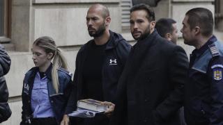 Frații Tate nu i-au convins pe judecători și vor rămâne în arest. Milionarii, apărați chiar de unele femei despre care procurorii spun că le-ar fi fost victime