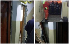 Explozie puternică într-un apartament din Piteşti. Uşa de la intrare în bloc a zburat câţiva metri în urma deflagraţiei