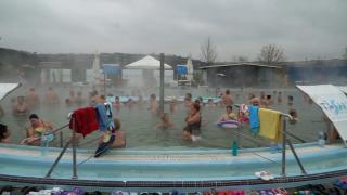 Stațiunea din România devenită magnet pentru turiști datorită apelor termale. În multe unităţi de cazare gradul de ocupare a ajuns la 100%