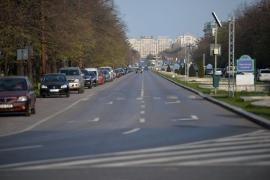 Acces interzis pentru anumite tipuri de vehicule: ce maşini nu mai au voie în Piaţa Unirii după ce au apărut tasări în asfalt