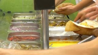 Mai multe shaormerii din Cluj au fost închise temporar. Ce nereguli au găsit inspectorii ANPC