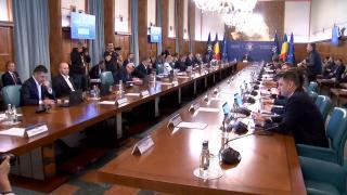 Cu 4 luni înainte de rocada premierilor, a început bătălia PSD-PNL. Miza: ministerele de unde se pot oferi pomeni electorale