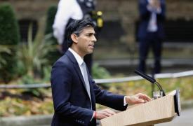 Rishi Sunak, amendat de poliţie pentru că nu a purtat centura de siguranţă. Ce sancţiune a mai primit premierul britanic în trecut