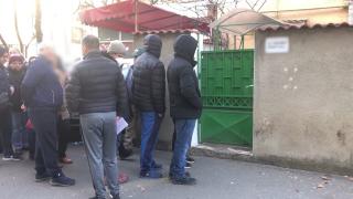 CAMERA ASCUNSĂ: În 3 minute, oricine poate lua avizul psihologic pentru permisul de port-armă. "Desenaţi un pom"