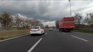 Moartea înfiorătoare a unui român din Italia. Se întorcea de la o întâlnire cu prietenii, când a fost izbit din plin de o maşină pe marginea unei autostrăzi