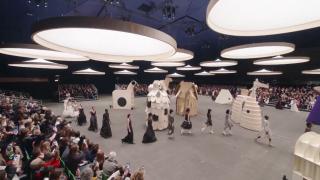 Eleganţă, spectacol, rafinament. Colecţia Chanel primăvară-vară a fost prezentată la Săptămâna Modei de la Paris