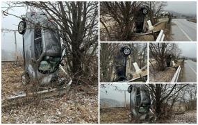 Parcare perfect verticală, după o ieşire din decor în Suceava