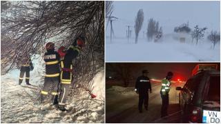 Ninsorile au paralizat jumătate de ţară: Maşini captive în nămeţi şi oameni blocaţi în troiene. Judeţul Vrancea, cel mai afectat