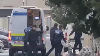 Victor şi Alex Piţurcă, audiaţi la DNA. Fostul selecţioner a fost scos din arest şi adus cu duba la sediul anticorupţie