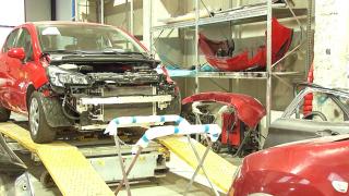 Cel mai mare asigurator din România ar respinge nejustificat dosare de daune: peste 2 milioane de români au maşinile asigurate la Euroins