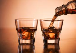 Efectul surprinzător al băuturilor alcoolice asupra pielii. Concluzia unui nou studiu