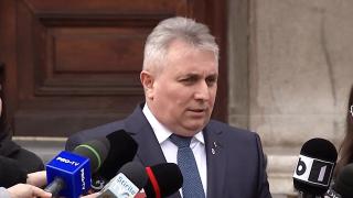Moţiunea împotriva lui Lucian Bode va fi dezbătută astăzi. Ce îi reproşează semnatarii ministrului de Interne