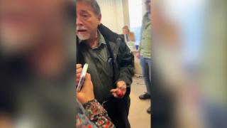 "M-ai curentat! Dom'le, vrei să mă omori?" Scandal de proporţii în sediul DSP Arad, după ce directorul economic şi-a electrocutat un coleg