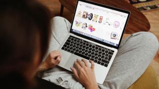 Rate pentru bilete la festivaluri, ultimul trend. Lista serviciilor inedite pentru care românii fac rate