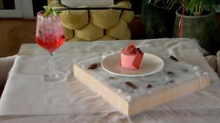 Cele mai extravagante cadouri de Valentine's Day: românii au oferit trandafiri din Ecuador, NFT-uri sau criptomonede