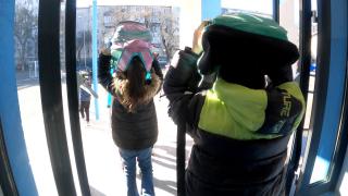 Guvernul nu ştie câte şcoli sunt în clădiri cu risc seismic 1. Elevii, puşi să facă exerciţii de simulare a cutremurelor: "E atunci când tremură lumea, totul"