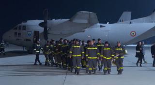 Primii salvatori români trimişi în Turcia s-au întors acasă. Timp de zece zile au săpat prin munţii de moloz şi betoane în căutarea supravieţuitorilor