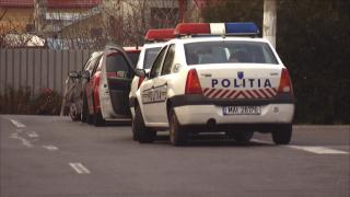 Un profesor din Iaşi ar fi intrat în casa unui elev și l-a bătut cu cureaua, după ce copilul l-ar fi desenat într-o caricatură. S-a oferit apoi să-l mediteze