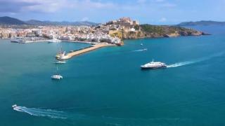 Românii au cheltuit anul trecut o sumă record pe vacanţele în străinătate: cele mai căutate destinaţii