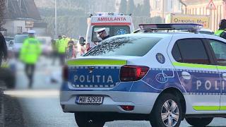 Accident mortal filmat pe o trecere din Târgu Mureș. O femeie spulberată de TIR a fost aruncată zeci de metri pe asfalt