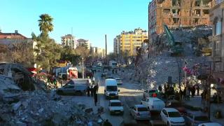 Turcia și Siria au suspendat operaţiunile de salvare în unele zone. Bilanțul depășește 42.000 de morți, în urma cutremurelor devastatoare