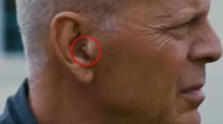 Declinul cognitiv al lui Bruce Willis începuse de câţiva ani: Nu folosea bine armele, uita de ce se află pe platoul de filmare şi i se şopteau replicile în cască
