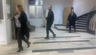 Momentul în care angajații evacuează Prefectura Gorj, după cutremurul de 4,3. Oamenii au fugit speriați către ieșire