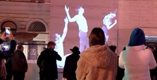 Timişoara, capitala culturală europeană. Turiştii, fascinaţi de evenimentele pregătite în ziua 2: proiecţii cu dansuri contemporane, spectacole de teatru şi parade