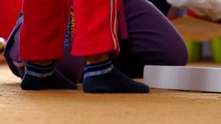 Un copil aflat în plasament, bătut fără milă de o angajată DGASPC Satu Mare. Agresoarea, trimisă în judecată după 2 ani