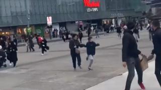Caz cutremurător în Paris: Un bărbat s-a aruncat de la etajul unui mall. Impactul violent, confundat cu cel al focurilor de armă