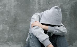 Unu din zece români a luat droguri cel puţin o dată în viaţă. Cele mai mari rate de consum, la categoria 15-34 de ani