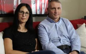 Doi români, abandonaţi la naştere, au descoperit după 50 de ani că sunt fraţi. Locuiesc la câţiva kilometri unul de celălalt, în Canada