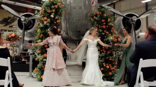 Nuntă virală pe TikTok: modul inedit în care două stewardese şi-au unit destinele. Le leagă o poveste de iubire ca-n filme