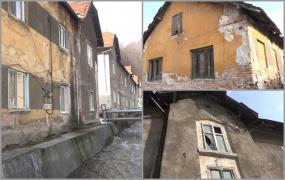 Localitatea în care 562 de oameni trăiesc în case vechi de 100 de ani, gata să cadă pe ei după cutremure. Unul singur a acceptat să fie evacuat