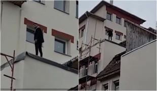 Un bărbat s-a urcat pe acoperișul Spitalului de Urgenţă din Târgu Jiu și a amenințat că se sinucide. Ar avea probleme în căsnicie