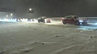 Mai multe state din nordul şi vestul Americii, paralizate de o furtună de zăpadă. Este cea mai puternică ninsoare din 1943 și până acum