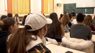 După luni întregi de amânări, Legile Educaţiei vor fi prezentate astăzi. Ce ar urma să se decidă