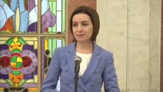 Maia Sandu acuză că se pregăteşte o lovitură de stat moscovită, pusă la cale de oligarhul Ilan Şor. Premierul moldovean vine miercuri la Bucureşti