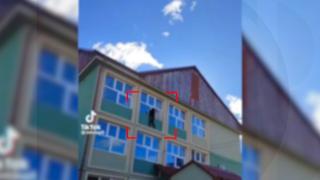 Caz revoltător la un liceu din Suceava: un elev de clasa a 10-a ar fi fost provocat să sară de la etajul 2. Băiatul, elev cu nevoi speciale