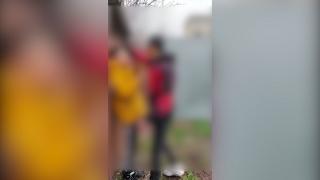 Elev de la o şcoală din Alexandria, bătut crunt de un coleg. Agresorul nu s-a lăsat intimidat de intervenţia spectatorilor de ocazie