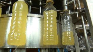 Cu cât se vinde acum un litru de borș moldovenesc. Ingredientul care dă savoare ciorbelor are nevoie de 4 zile ca să fie bun de consumat