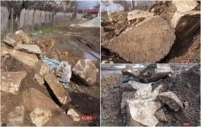 Sarcofag roman vechi de 1700 de ani distrus de un Dorel cu excavatorul, în cimitirul din Alba Iulia