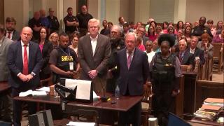 Avocatul-vedetă din SUA care şi-a măcelărit familia, condamnat la închisoare pe viaţă. Poate primi alţi 700 de ani de detenţie pentru infracţiuni economice