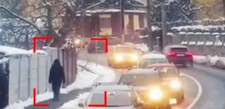 Noi imagini cu Angelika, tânăra din Sibiu care de o lună e de negăsit. Cum au surprins-o camerele în momentul dispariţiei