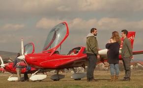 Cât te costă în România să fii pilot de avion pentru o zi. Suma include instructajul, atât în aeronavă, cât şi înainte de decolare