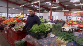 Explozie de preţuri. Leguma care s-a scumpit cel mai mult în pieţe. "Mâncăm mai puţin şi răbdăm"