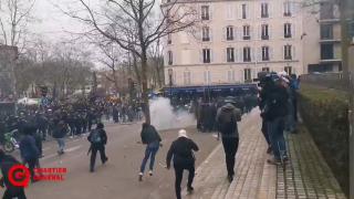 Regimul lui Macron, comparat cu cel al lui Ceauşescu din cauza reformei pensiilor. Franţa intră într-o nouă zi de grevă generală