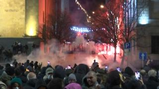 Confruntări violente în faţa Parlamentului din Georgia. Oamenii, nemulţumiţi de un proiect de lege despre care spun că ar fi "copiat" din Rusia